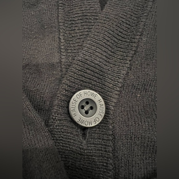 Cardigan - Picture 2 of 6